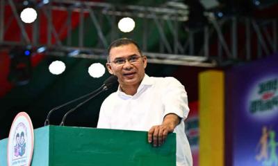 খেলাধুলার পাশাপাশি লেখাপড়াতেও এগিয়ে যেতে হবে: প্রধানমন্ত্রী