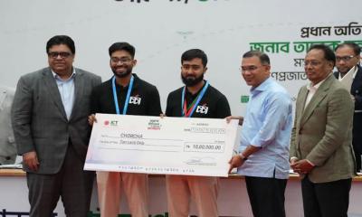 স্টার্টআপ প্রতিযোগিতায় অনন্য স্বীকৃতি পেল রুয়েট শিক্ষার্থীর উদ্ভাবিত ‘চর্চা’
