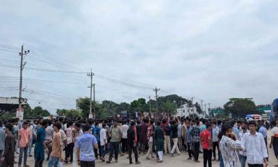 অপ্রতিমের হত্যার বিচার দাবিতে ঢাকা-চট্টগ্রাম মহাসড়ক অবরোধ