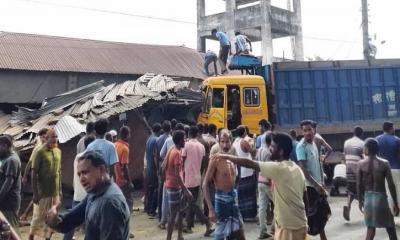 লালমনিরহাটে ট্রাকের ধাক্কায় অটোরিকশার ৩ যাত্রী নিহত