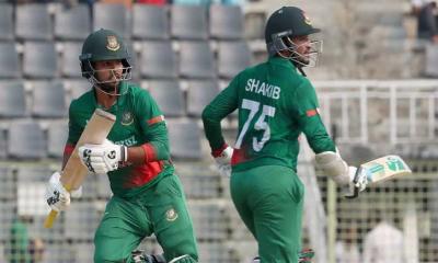 সাকিব-তৌহিদের আক্ষেপের পর বাংলাদেশের রানের পাহাড় 