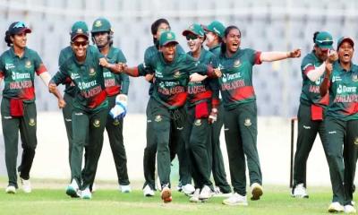 নারী ক্রিকেটারদের বড় অঙ্কের পুরস্কার দিল বিসিবি