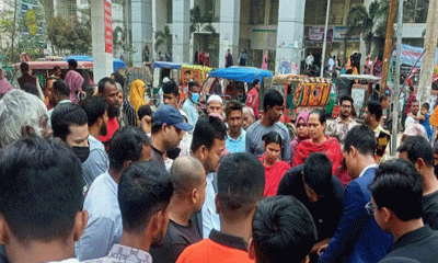 মির্জাপুরে ট্রাকের পেছনে মাইক্রোবাসের ধাক্কায় বরযাত্রী নিহত