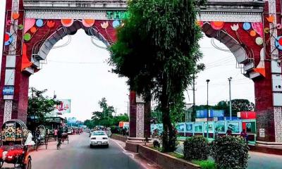 চট্টগ্রামে কাভার্ডভ্যান-পিকআপ সংঘর্ষে নিহত ৪