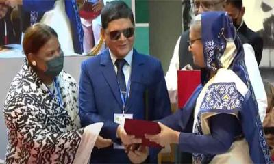 ‘একুশে পদক ২০২৩’ তুলে দিলেন প্রধানমন্ত্রী