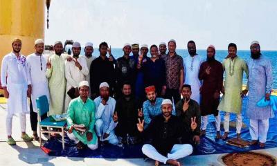 ঈদের নামাজ শেষে ভালো খাবার পেলেন জিম্মি নাবিকরা