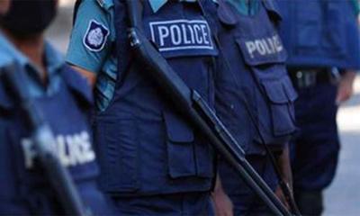 গভীর রাতে দৌড়ে ৫ ছিনতাইকারীকে ধরল পুলিশ