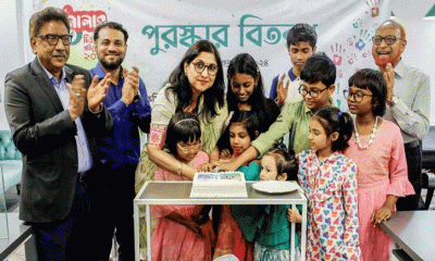 একুশের চেতনায় শিশুদের আঁকা ছবিতে বর্ণিল বর্ণমালা
