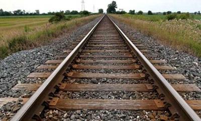 নীলফামারীতে ট্রেনের ধাক্কায় নারীর মৃত্যু 