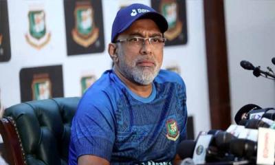 গুঞ্জন উড়িয়ে ২১ এপ্রিল রাতে ঢাকায় ফিরছেন হাথুরুসিংহে