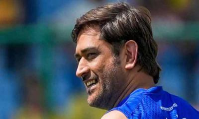 শিরোপাখরা কাটাতে অবসর ভেঙে ফিরছেন ধোনি?