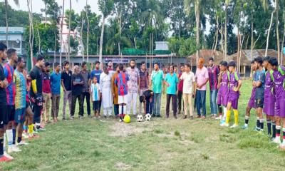 তরুণ প্রজন্মকে ডিভাইস ও মাদক থেকে দূরে রাখতে আলফাডাঙ্গায় প্রীতি ফুটবল ম্যাচ