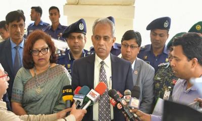 ইভিএম নিয়ে সংশয় প্রার্থীদের, আশ্বস্ত করলেন নির্বাচন কমিশনার