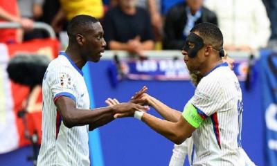 আত্মঘাতী গোলে ফ্রান্সের কষ্টার্জিত জয়