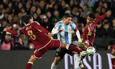 জোড়া গোলে দেশের মাটিতে শেষটা রাঙালেন মেসি