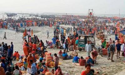 কুড়িগ্রামে ব্রহ্মপুত্র নদে স্নানে লাখো পুণ্যার্থীর ঢল