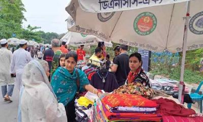 চার সপ্তাহ বন্ধের পর আজ খুলছে হলিডে মার্কেট