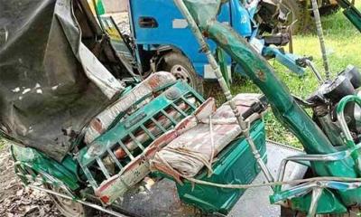 সড়ক দুর্ঘটনায় একই পরিবারের তিনজনসহ নিহত ৭ 