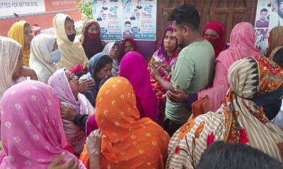 এমপি আনোয়ারুলের বাড়িতে হাজারো শোকার্ত জনতার ঢল 