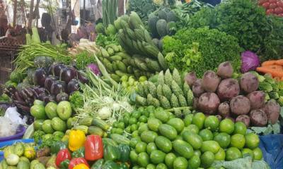 নিত্যপণ্যের দামে নাকাল ক্রেতারা, রমজানকে পুঁজি করে রমরমা ব্যবসা