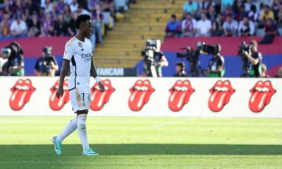 ক্লাসিকোয় ভিনিসিউসের সঙ্গে বর্ণবাদী আচরণের অভিযোগ তদন্ত করবে বার্সা