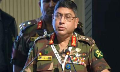 নারীদের বাদ দিয়ে উন্নয়ন চিন্তা করা ভুল: সেনাপ্রধান