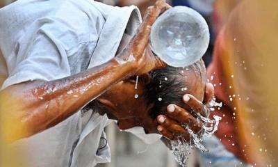 বাতাসে জলীয় বাষ্প বেশি থাকায় অস্বস্তি বাড়ছে