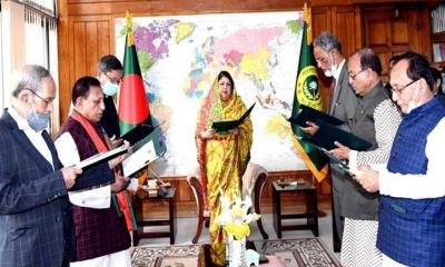 শপথ নিলেন নতুন ৬ এমপি