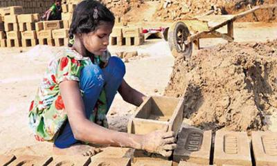বেঁচে থাকার যুদ্ধে দেশের ৩৫ লাখ শিশু শ্রমিক