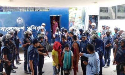 ১৭ নারীসহ কেএনএফ-এর ৫২ জন রিমান্ডে