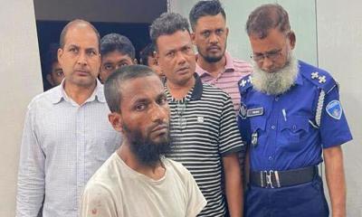 স্ত্রীকে হত্যা করে মসজিদের সিঁড়ির নিচে আত্মগোপনে ছিলেন স্বামী 
