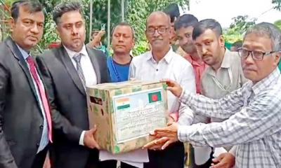 শেখ হাসিনাকে ৫০০ কেজি আনারস পাঠালেন ত্রিপুরার মুখ্যমন্ত্রী 