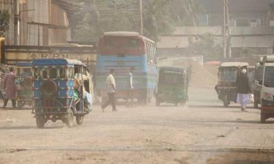 আজ ঢাকার বাতাস ‘খুবই অস্বাস্থ্যকর’, দূষণে শীর্ষে
