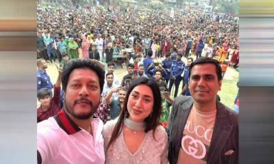 নওগাঁ জেলায় অপু-ইমনকে দেখতে হাজার ভক্তের ভিড়