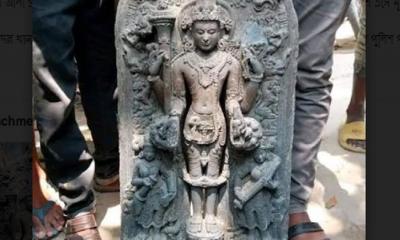 পুকুরে মিললো ৩৪ কেজি ওজনের কষ্টিপাথরের মূর্তি 