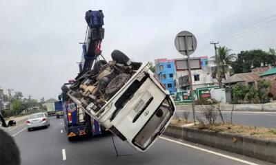 বগুড়ায় মাইক্রোবাসের গ্যাস সিলিন্ডার বিস্ফোরণ, নিহত ৩