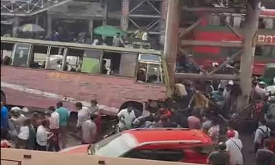 বনানীতে সড়ক দুর্ঘটনায় দুই যাত্রী নিহত