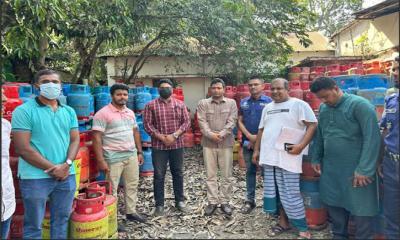 বানারীপাড়ায় অবৈধ গ্যাস সিলিন্ডার মজুদ, ডিলারকে লাখ টাকা জরিমানা