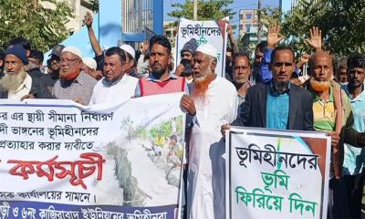 বরগুনায় চরের জমি নিয়ে দুই উপজেলার দ্বন্দ্ব, ভূমিহীনরা ভোগান্তিতে