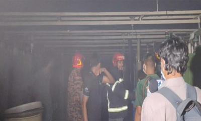 বরিশালে সুতা কারখানায় ভয়াবহ আগুন, রক্ষা পেল শতাধিক শ্রমিক