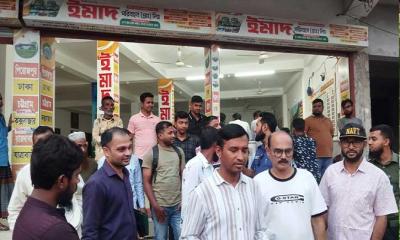 অতিরিক্ত ভাড়া আদায়: পিরোজপুরে ৪ পরিবহনকে জরিমানা