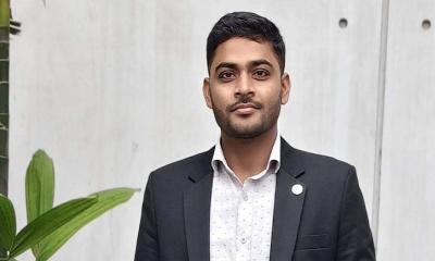 বিসিএস ক্যাডার হয়ে প্রবাসী বাবার স্বপ্ন পূরণ করলেন সাতক্ষীরার রায়হান