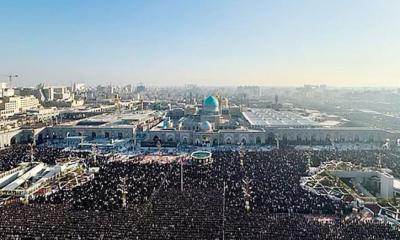 যুদ্ধের মধ্যে উন্মুক্ত ময়দানে ঈদের নামাজ পড়ল ইরানিরা