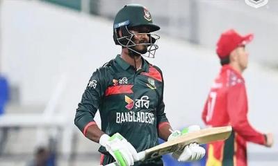 তাসের ঘরের মতো ভেঙে পড়ল বাংলাদেশের ব্যাটিং লাইনআপ