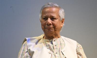 প্যারিস গেলেন ড. ইউনূস