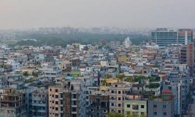 বায়ুদূষণে আজ শীর্ষে লাহোর, ঢাকার বাতাস কেমন
