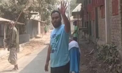 সোনালী নিউজের দিনাজপুর প্রতিনিধির ক্যামেরা ছিনতাই, হেনস্থার অভিযোগ