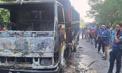 পদ্মা সেতুর সামনে ঢাকা-ভাঙা এক্সপ্রেসওয়ে অবরোধ