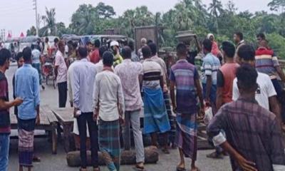 ফরিদপুরে সড়ক অবরোধ, ঢাকার সাথে যোগাযোগ বন্ধ ২১ জেলার
