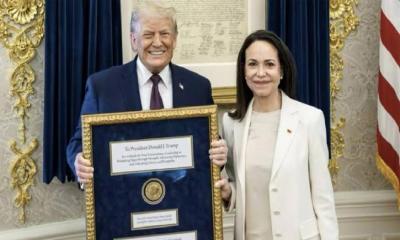 ট্রাম্পকে নোবেল পুরস্কারের পদক উপহার দিলেন মাচাদো